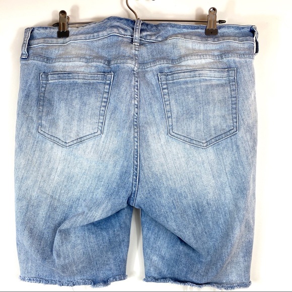 Torrid Denim Distresses Shorts We Swear by the Fit - Picture 2 of 13